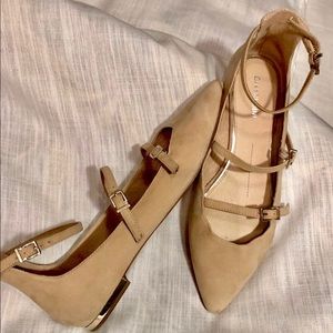 Gianni Bini  Bone suede flats with gold heel. sz 8